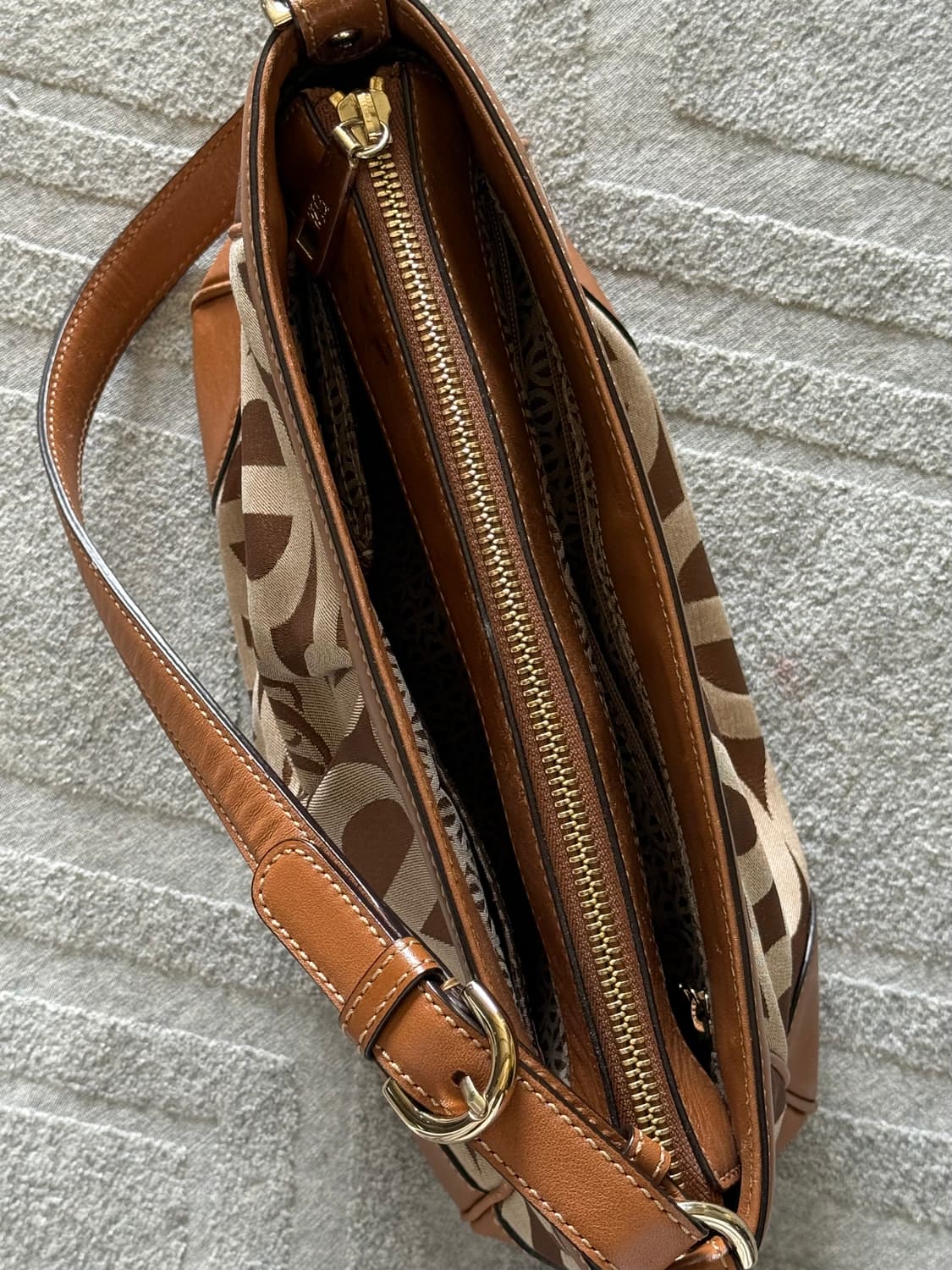 루이까또즈 모노그램 Y2K 숄더백 브라운 상품이미지4