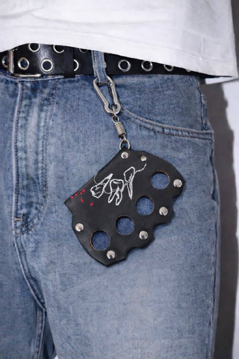 블랙 레더 너클 키체인 상품이미지3