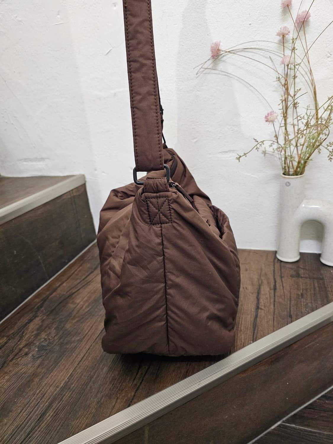 Japan 초코브라운 패딩 크로스백 상품이미지3