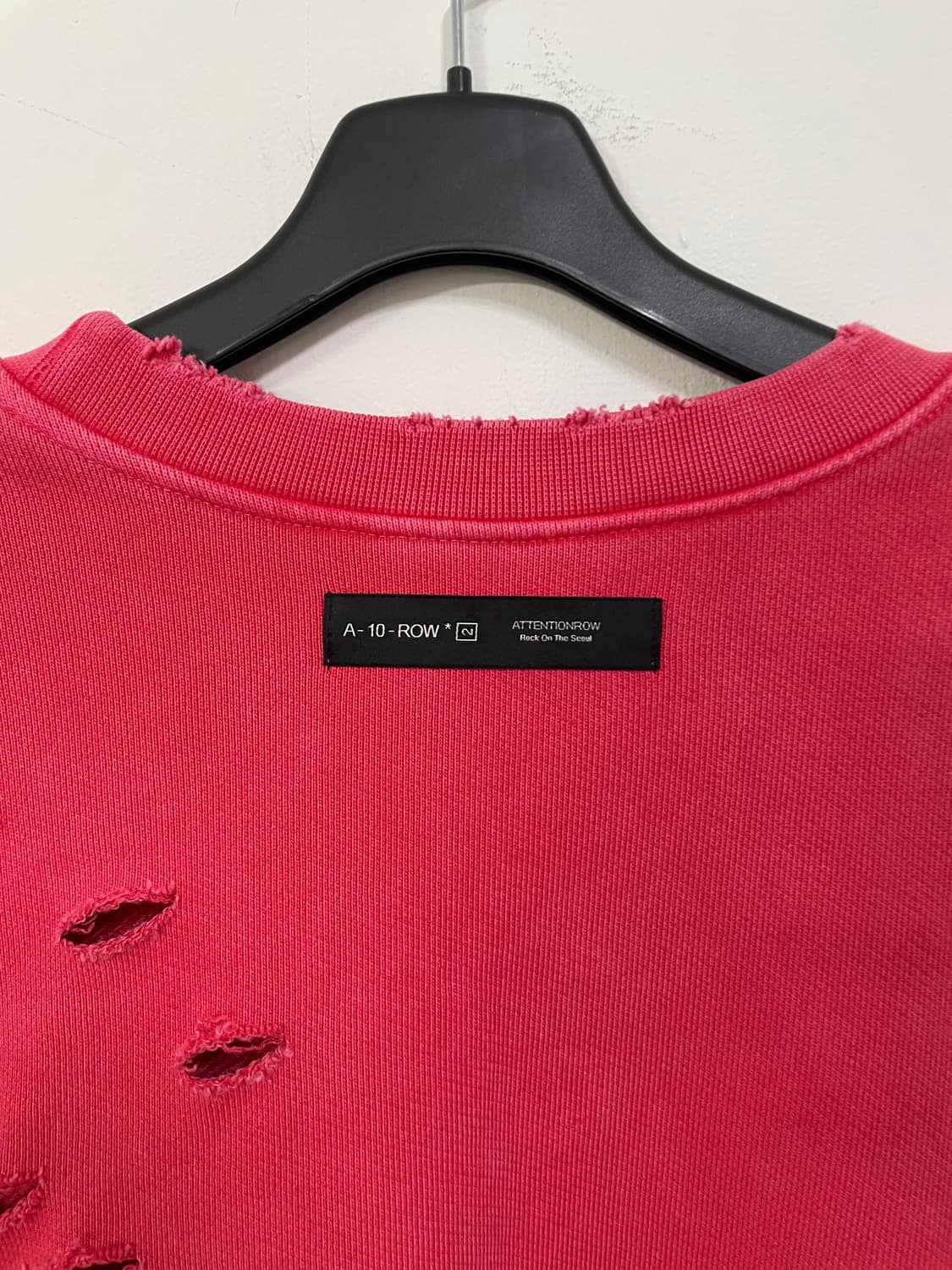 어텐션로우 피그먼트 데미지 맨투맨 상품이미지7