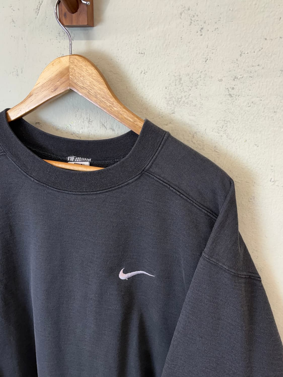 나이키 90s 빈티지 USA 스우시 스웻셔츠 블랙 상품이미지4