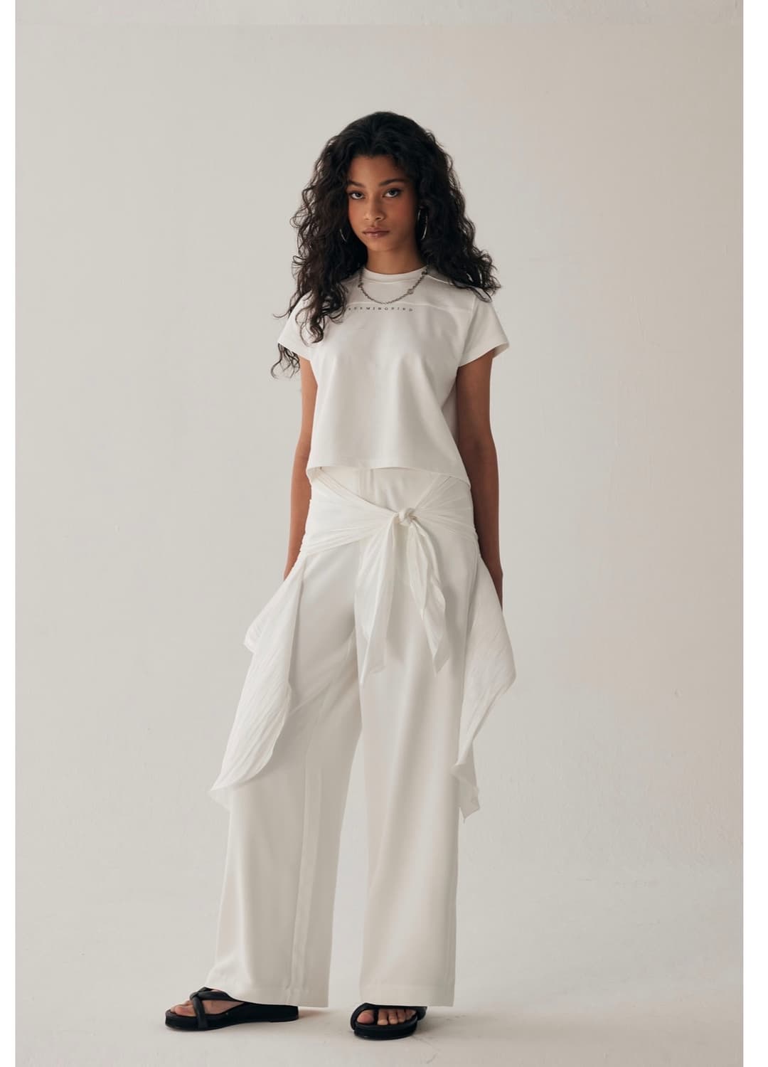 트리밍버드 Logo Slit Crop T-Shirts [ White ] 상품이미지4