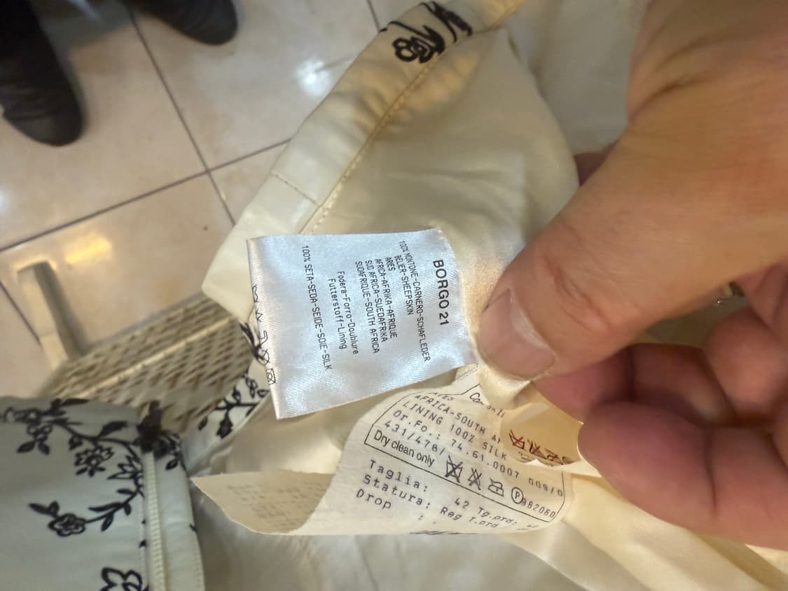 42/55 정품 조르지오 아르마니 자수플라워 가죽자켓 팝니다 상품이미지5