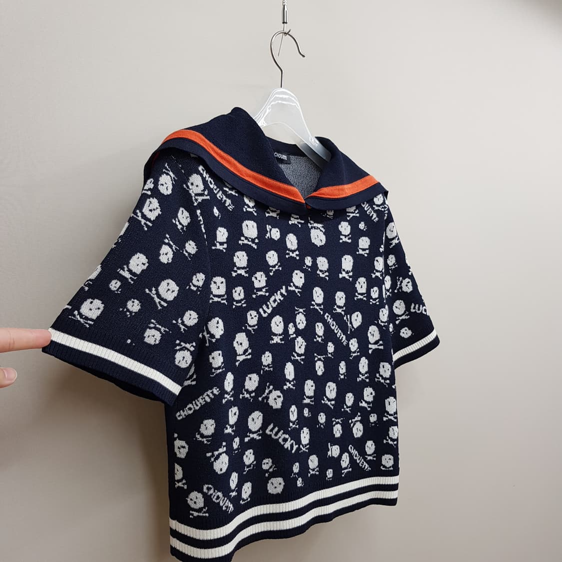 럭키슈에뜨 2022 세일러 카라 스마일 패턴 반팔 니트 F사이즈 상품이미지3