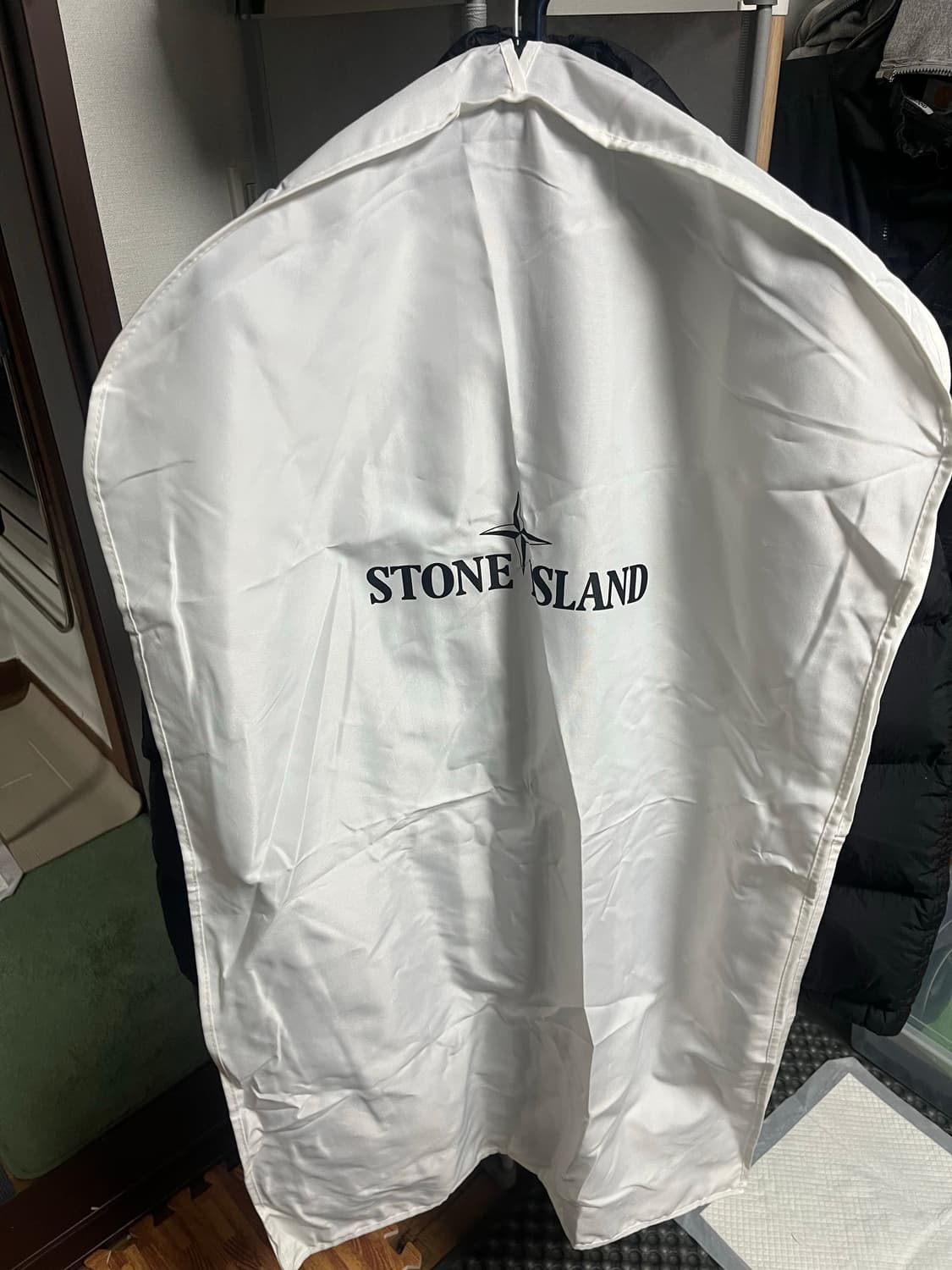 스톤아일랜드 패딩 23fw 블랙 xl  상품이미지3