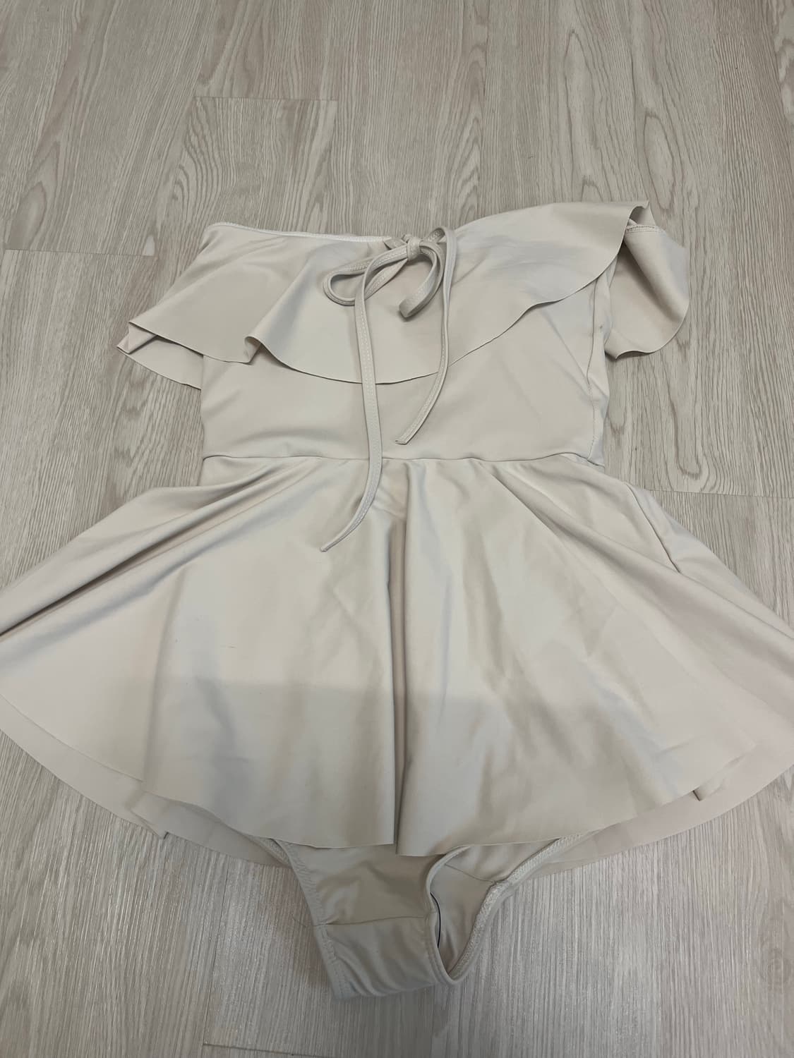 비키니밴더 로나 프릴 플레어 모노키니 아이보리 상품이미지7