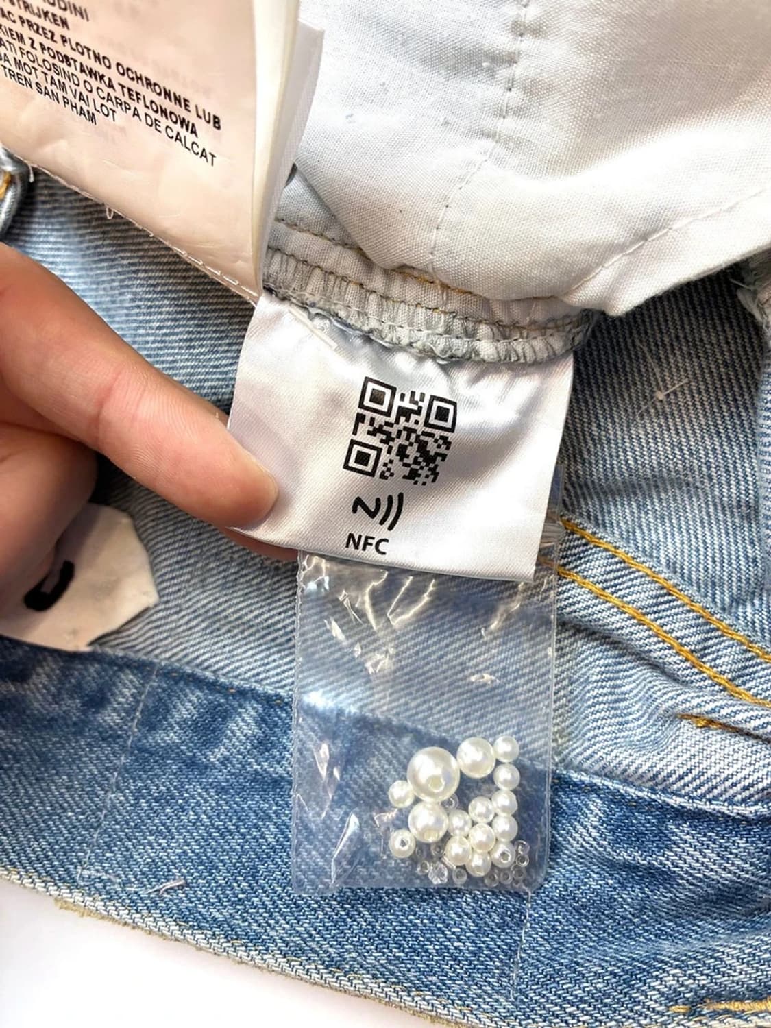 미우미우 x 리바이스 21ss 워시드 컷오프 데님 쇼츠 PN5400 상품이미지9