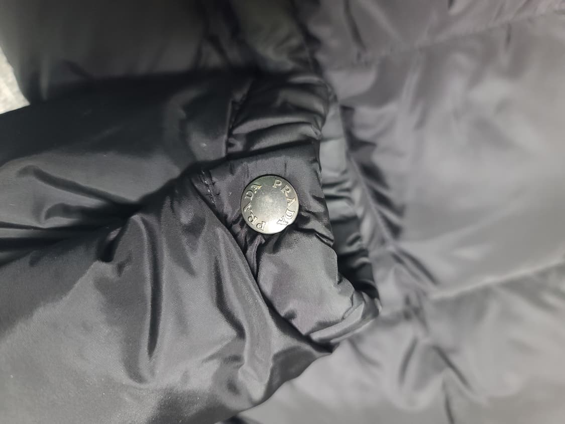 프라다 패딩 sgy091 블랙 숏패딩 56 사이즈 상품이미지2