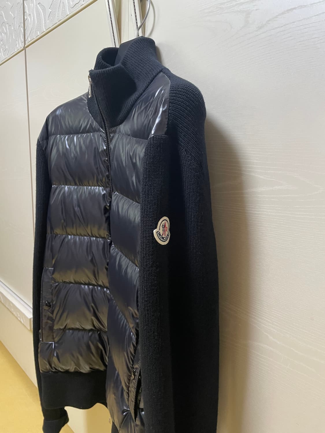 몽클레어 트리콧 유광 니트패딩 상품이미지2