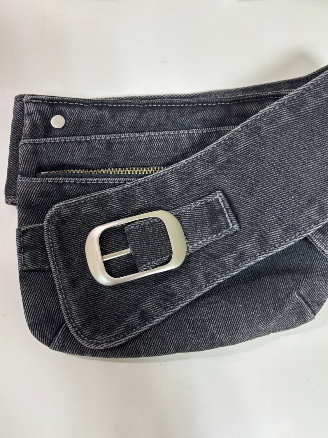 아옵트 aopt 데님 포켓 벨트백 블랙 상품이미지2