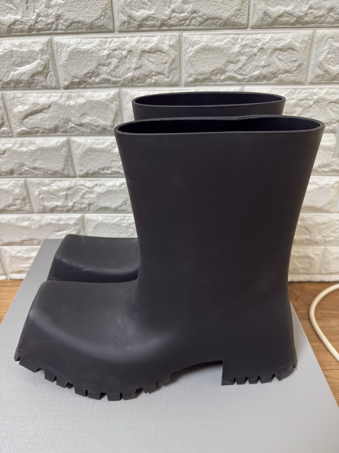 발렌시아가 트루퍼 러버 부츠 블랙 상품이미지4