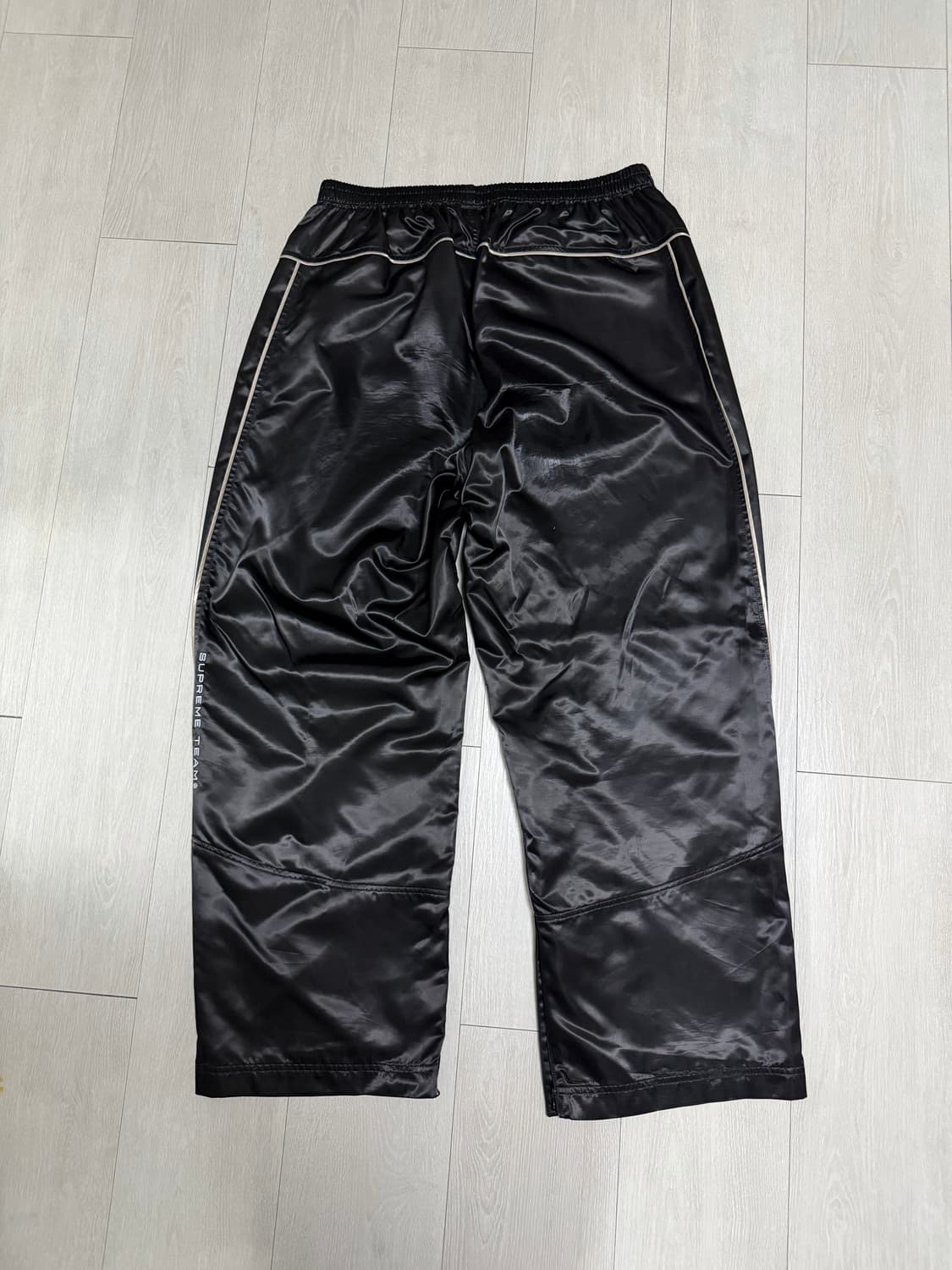 [XXL]슈프림 사틴 트랙 팬츠 24SS 상품이미지9