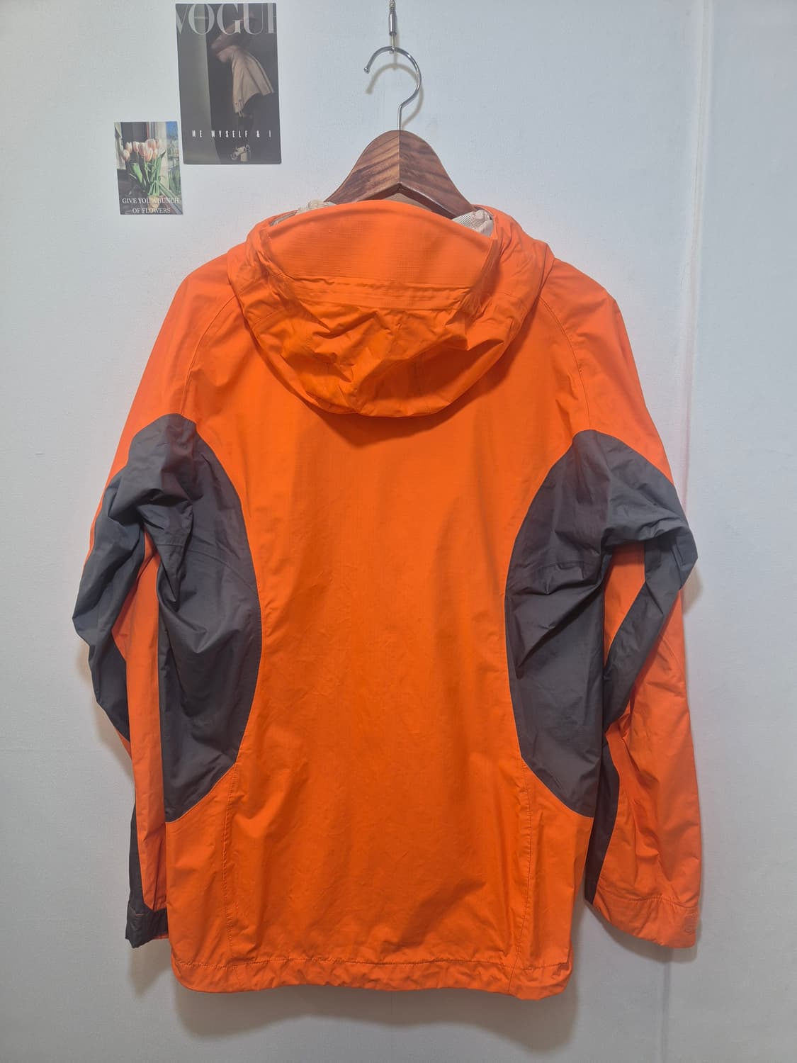 아디다스 오렌지색 후드 집업  95
사이즈 실측  가슴 단면54   ,  상품이미지5