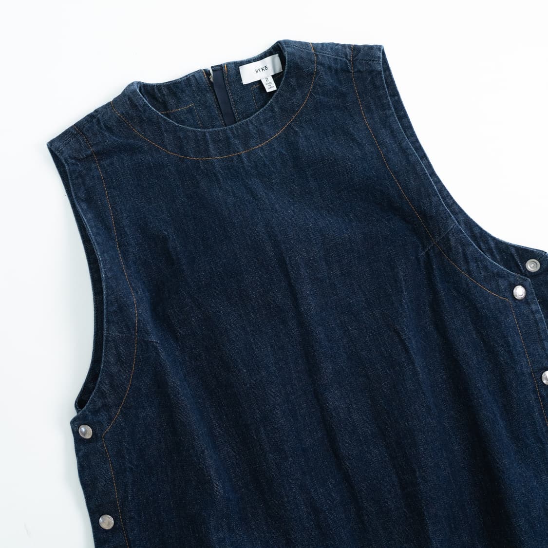 [HYKE] 하이크 사이드 스냅 데님 롱 베스트 상품이미지1