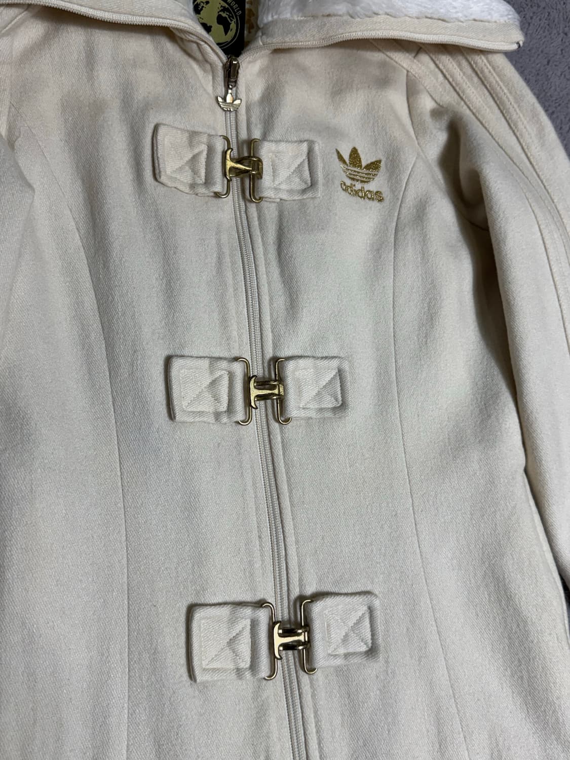 아디다스 Y2K 보아털 금장 버클 원피스 코트자켓 중디다스  상품이미지3