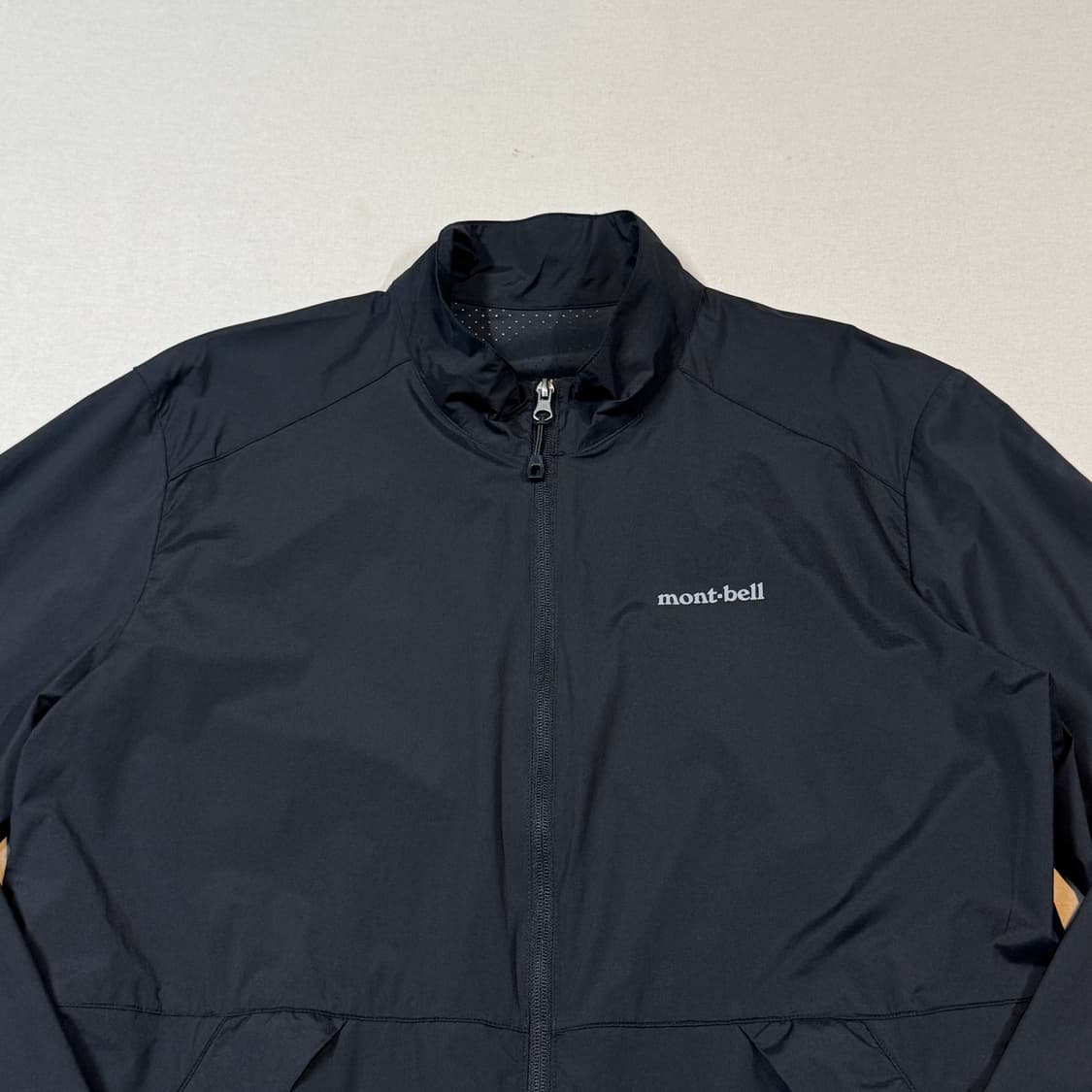 L) 몽벨 바람막이 블랙 얇은 두께감 상품이미지3