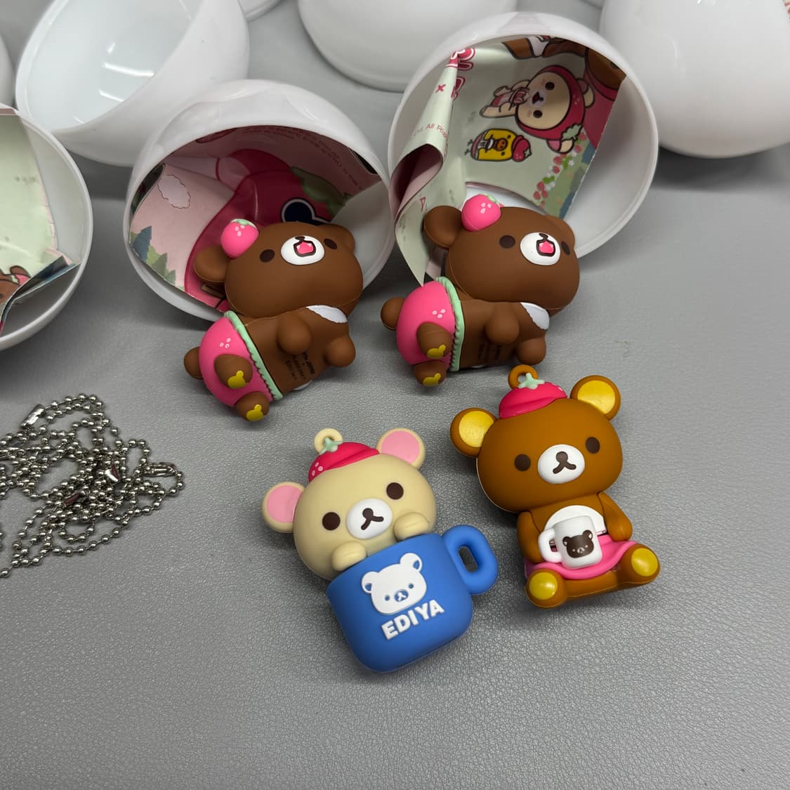 이디야 리릭쿠마 딸기 점장 마그넷 피규어 키링 판매 상품이미지2