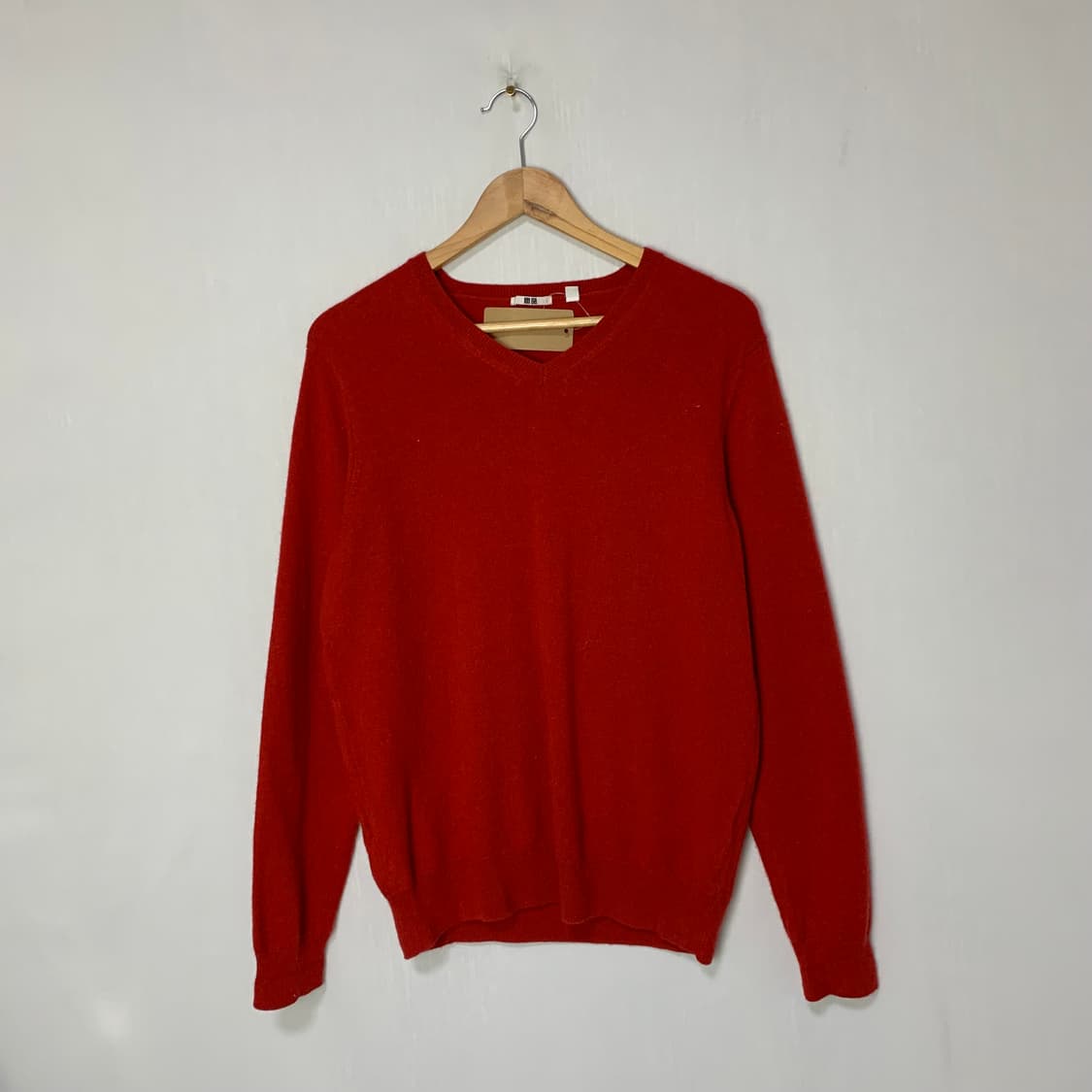 유니클로 V넥 빈티지 니트 레드 캐시미어 100% L 상품이미지1