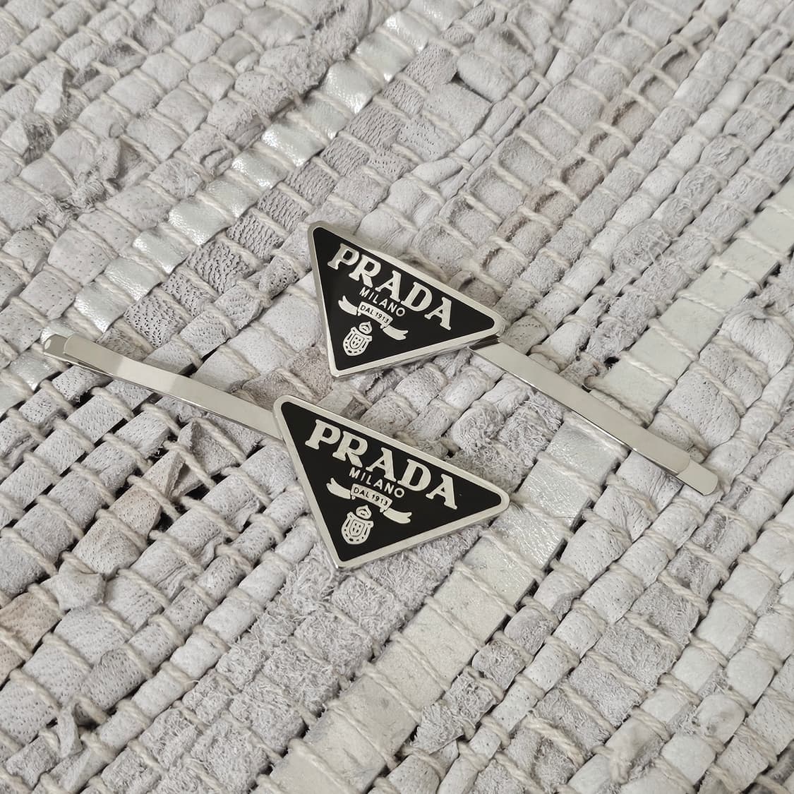 프라다 빈티지 업사이클링 헤어핀 세트 상품이미지1
