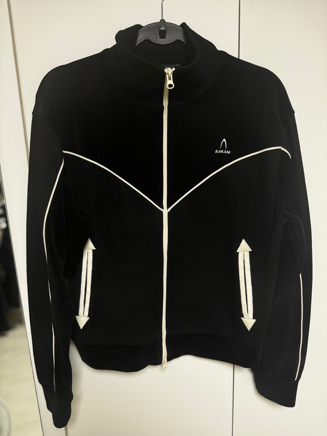 아캄 파이핑 트랙 자켓 상품이미지1