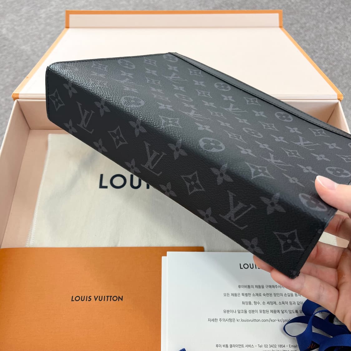 루이비통 모노그램 이클립스 포쉐트 보야주 클러치 가방 상품이미지8