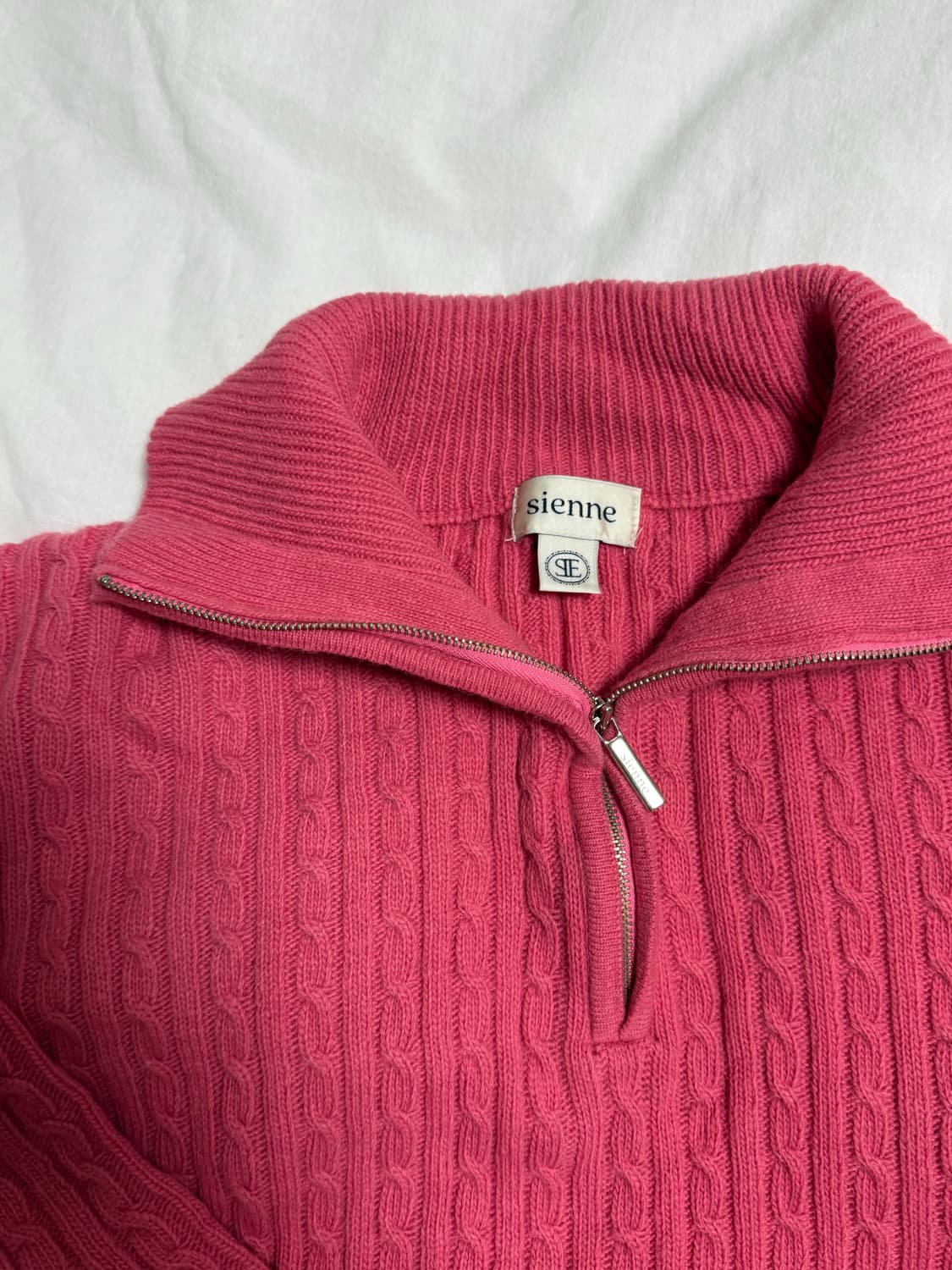 시엔느 클래식 하프집업 마젠타 핑크컬러 상품이미지1