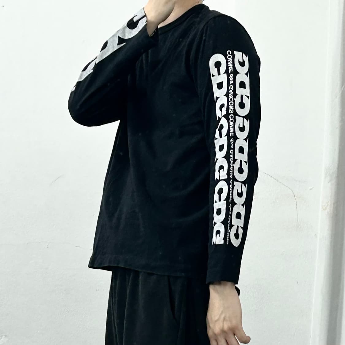 꼼데가르송 CDG 사이드로고 롱슬리브 상품이미지3
