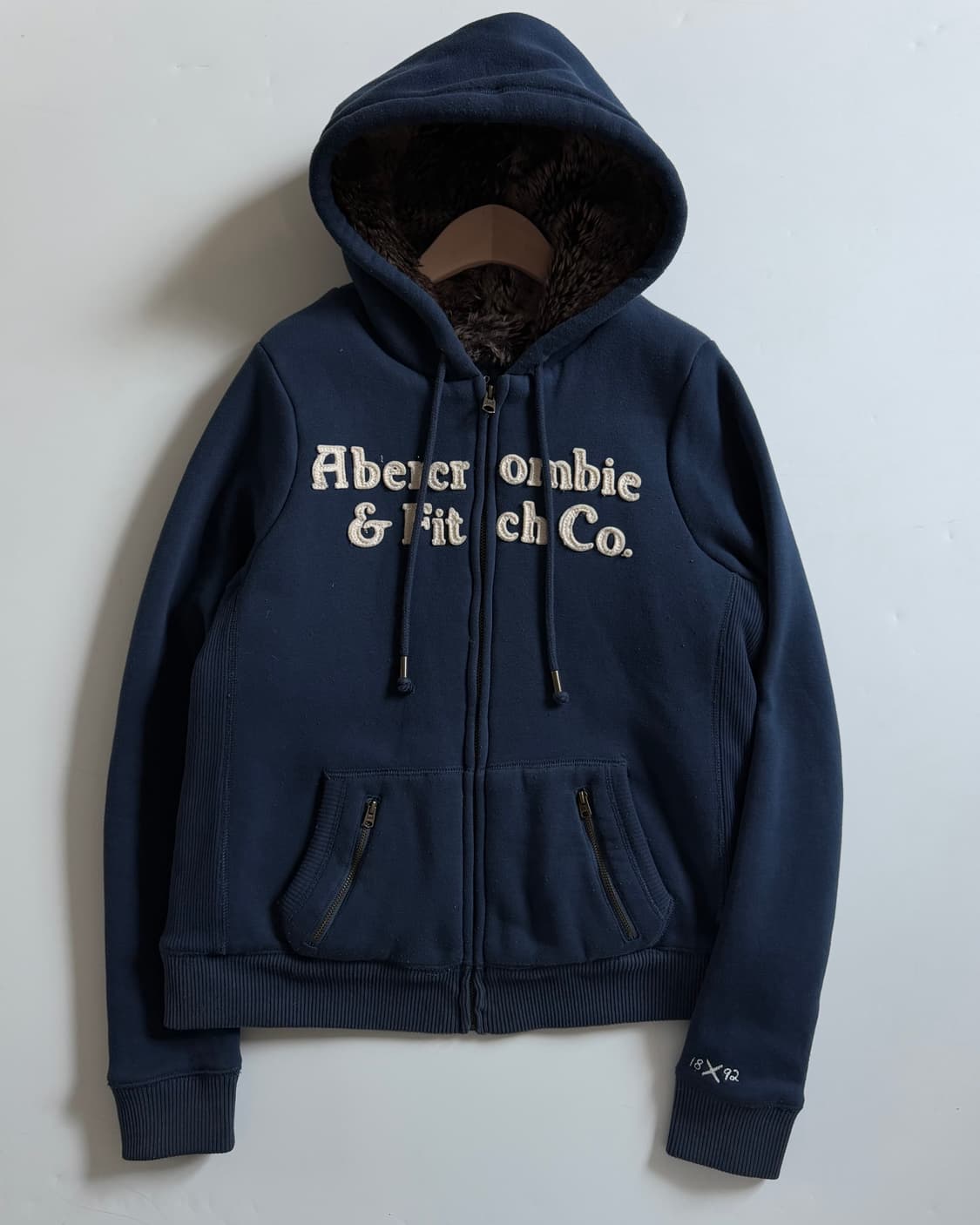 Abercrombie 아베크롬비 네이비 컬러 울프조 상품이미지2