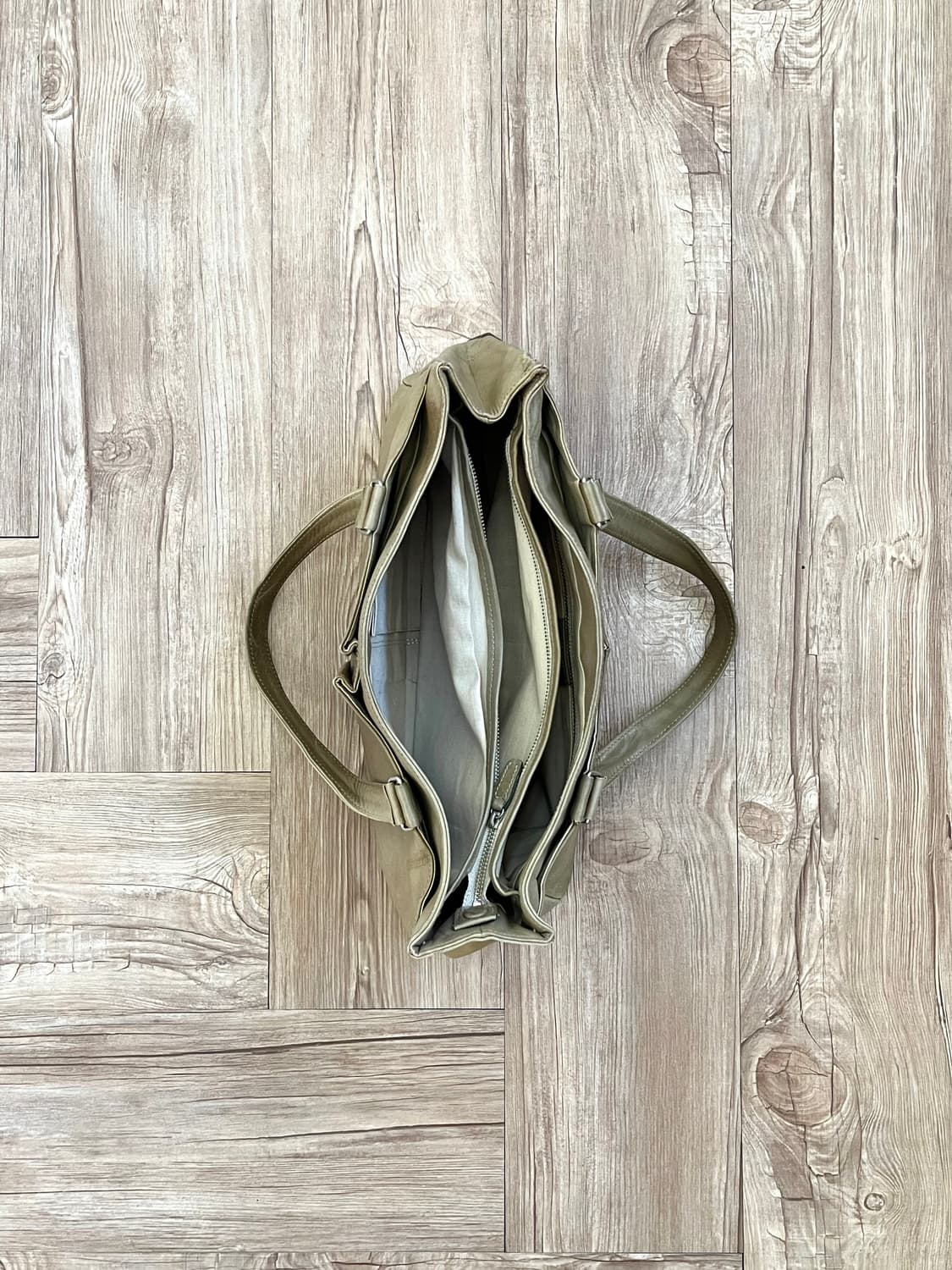 마가렛호웰 소가죽 숄더백 상품이미지9