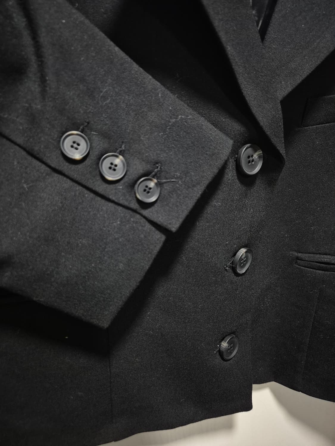 (세일)(새상품)LOiNG 블랙 크롭 자켓 상품이미지4