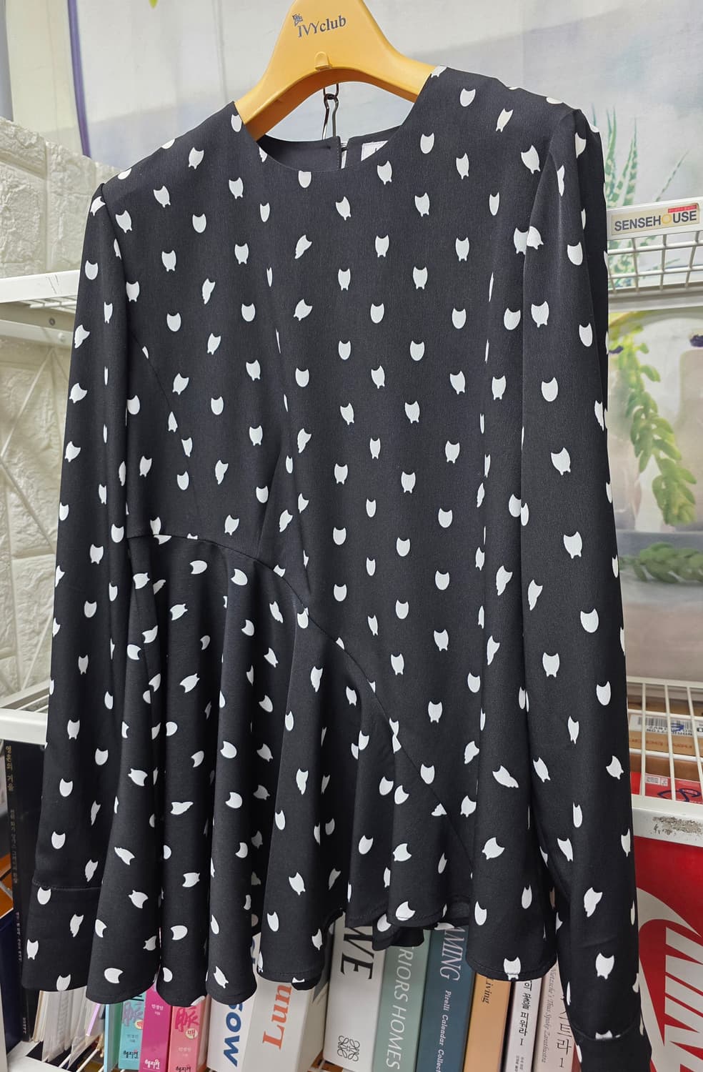 럭키슈에뜨 블라우스 55 언발란스 플레어 블라우스 WM31  상품이미지2