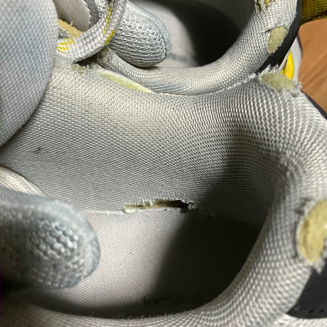 발렌시아가 카고 스니커즈 런웨이 42 상품이미지5