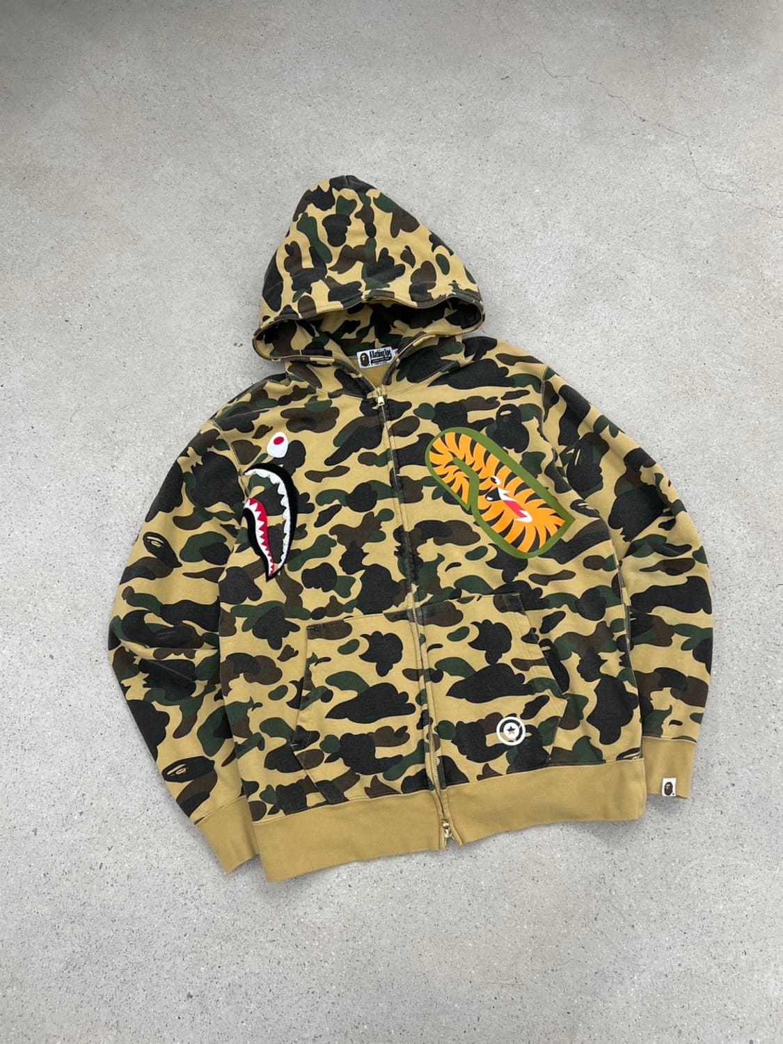 베이프 퍼스트카모 황계 샤크 후드집업 상품이미지4