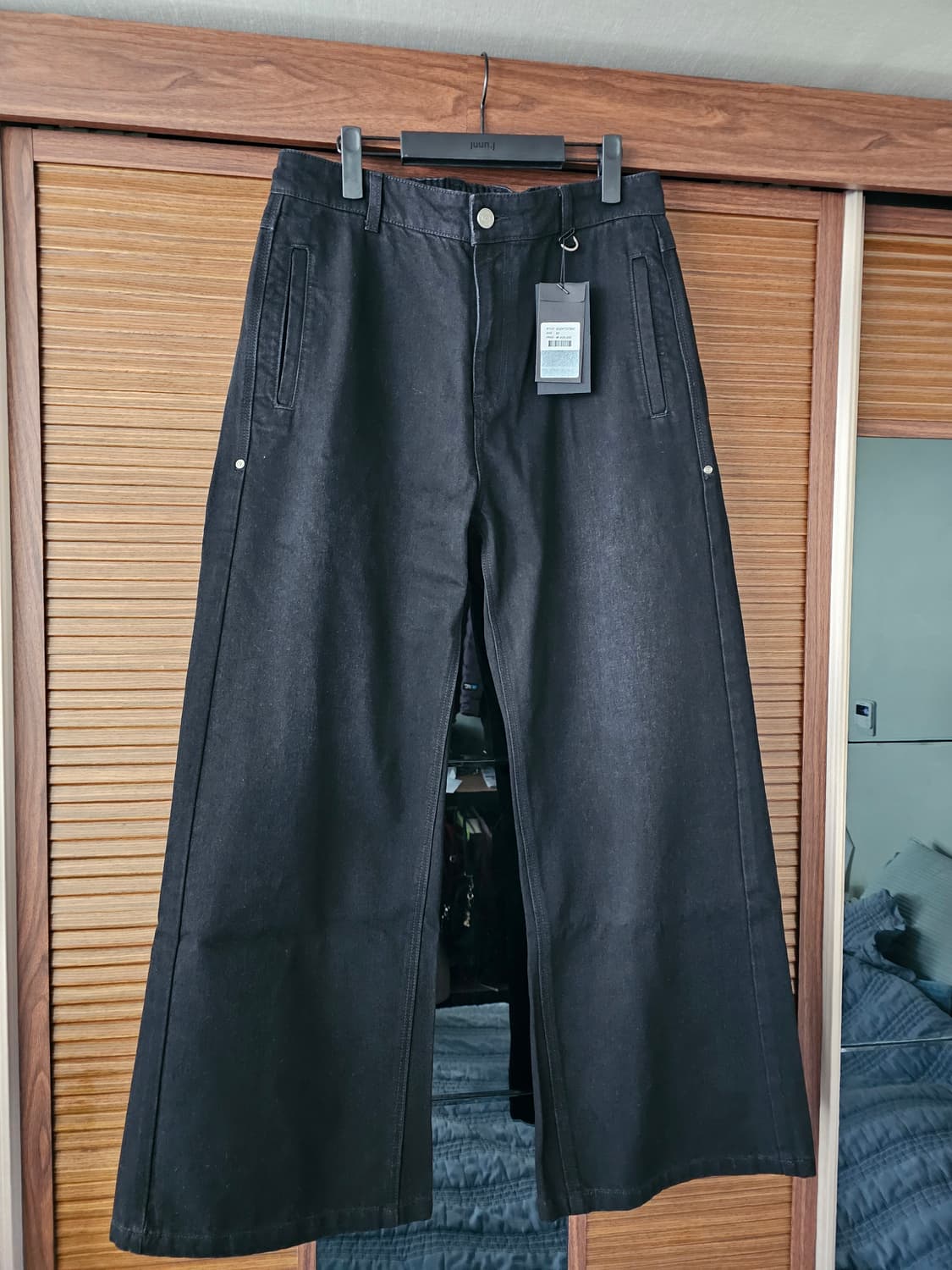 송지오옴므 플레어컷 라이트 데님 블랙 82 상품이미지1