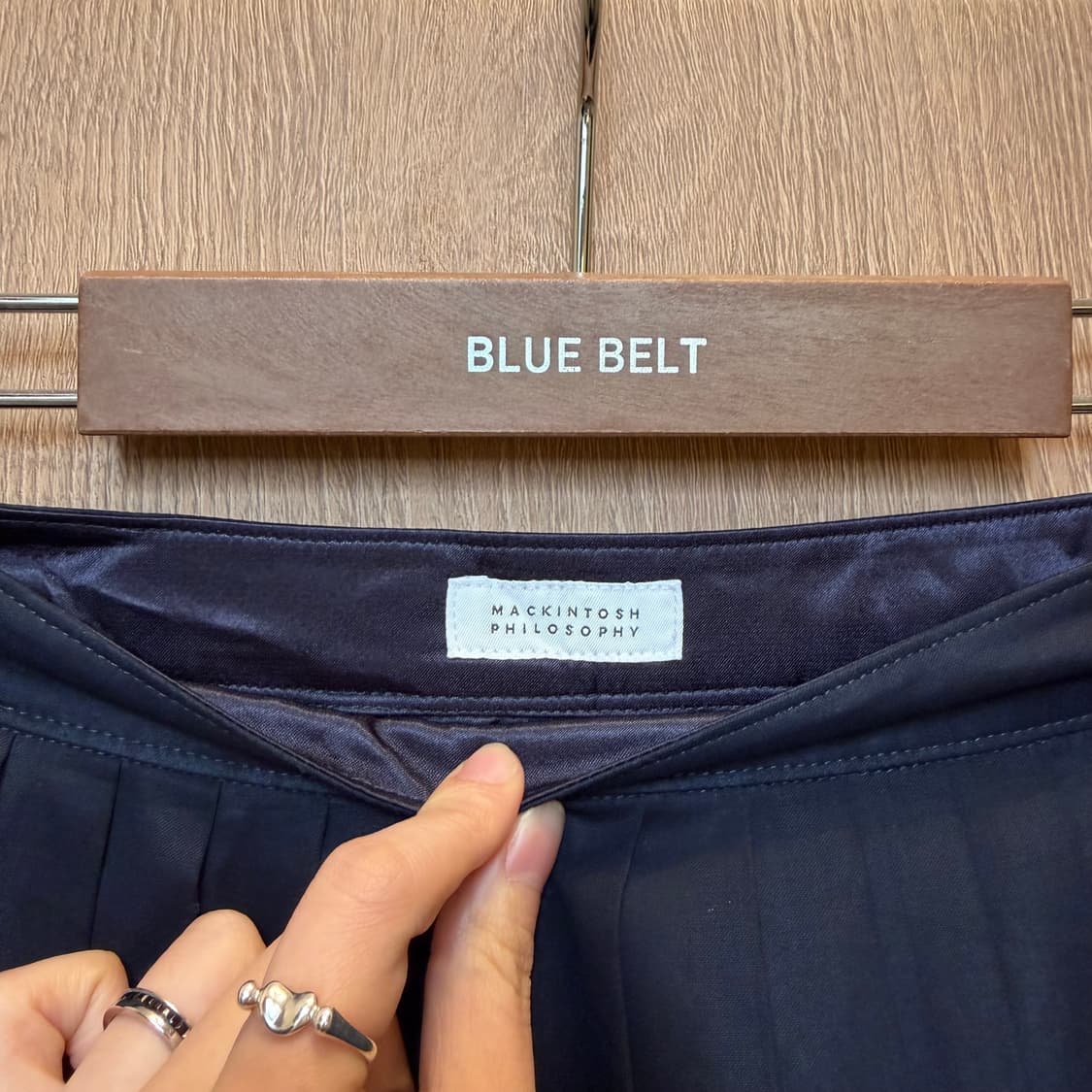 맥킨토시 필로소피 미디 스커트 시어 레이어 디테일 플레어핏 블랙 상품이미지5