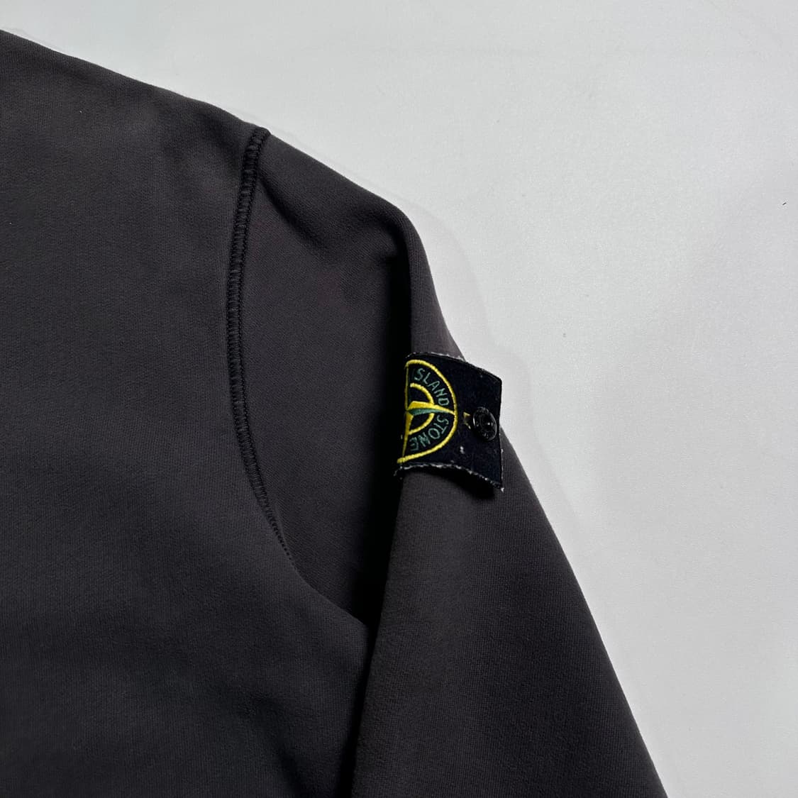 스톤아일랜드 기모 와펜 맨투맨 상품이미지3