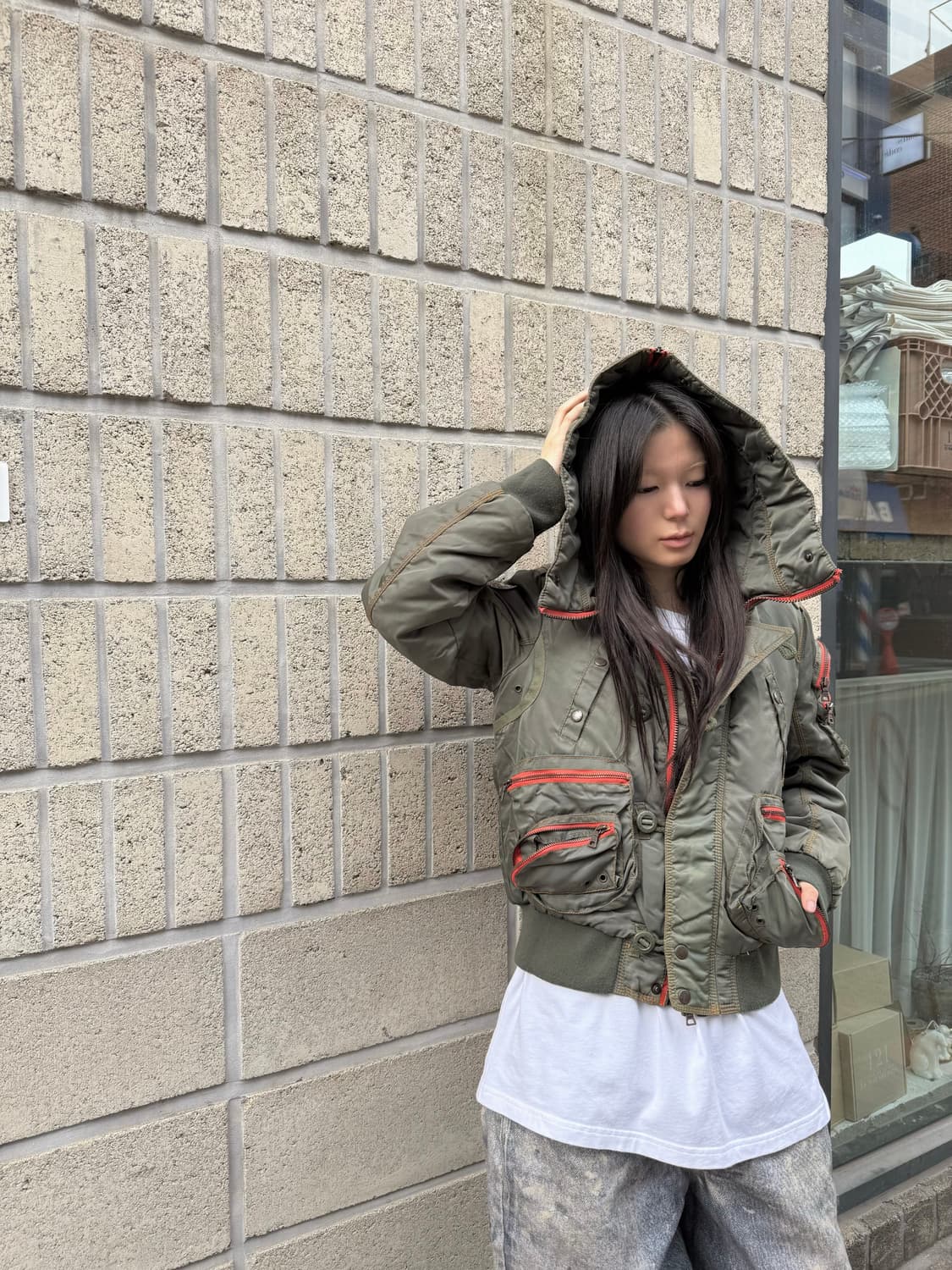 크롭 아웃포켓 디테일 봄버자켓 상품이미지5