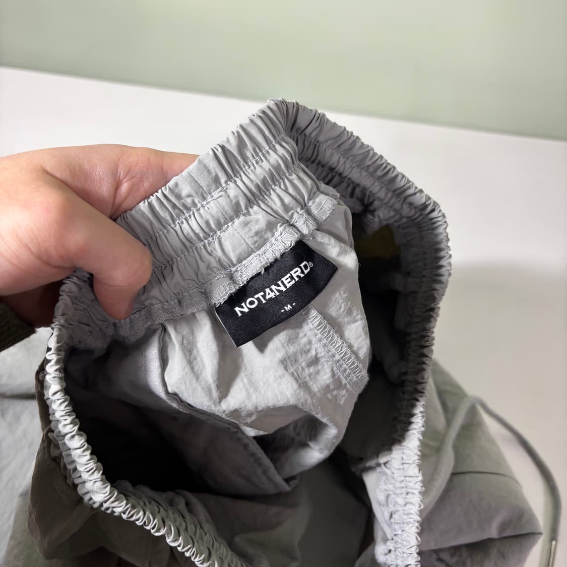 M 낫포너드 그레이 레귤러핏 파라슈트 카고 나일론팬츠 상품이미지5