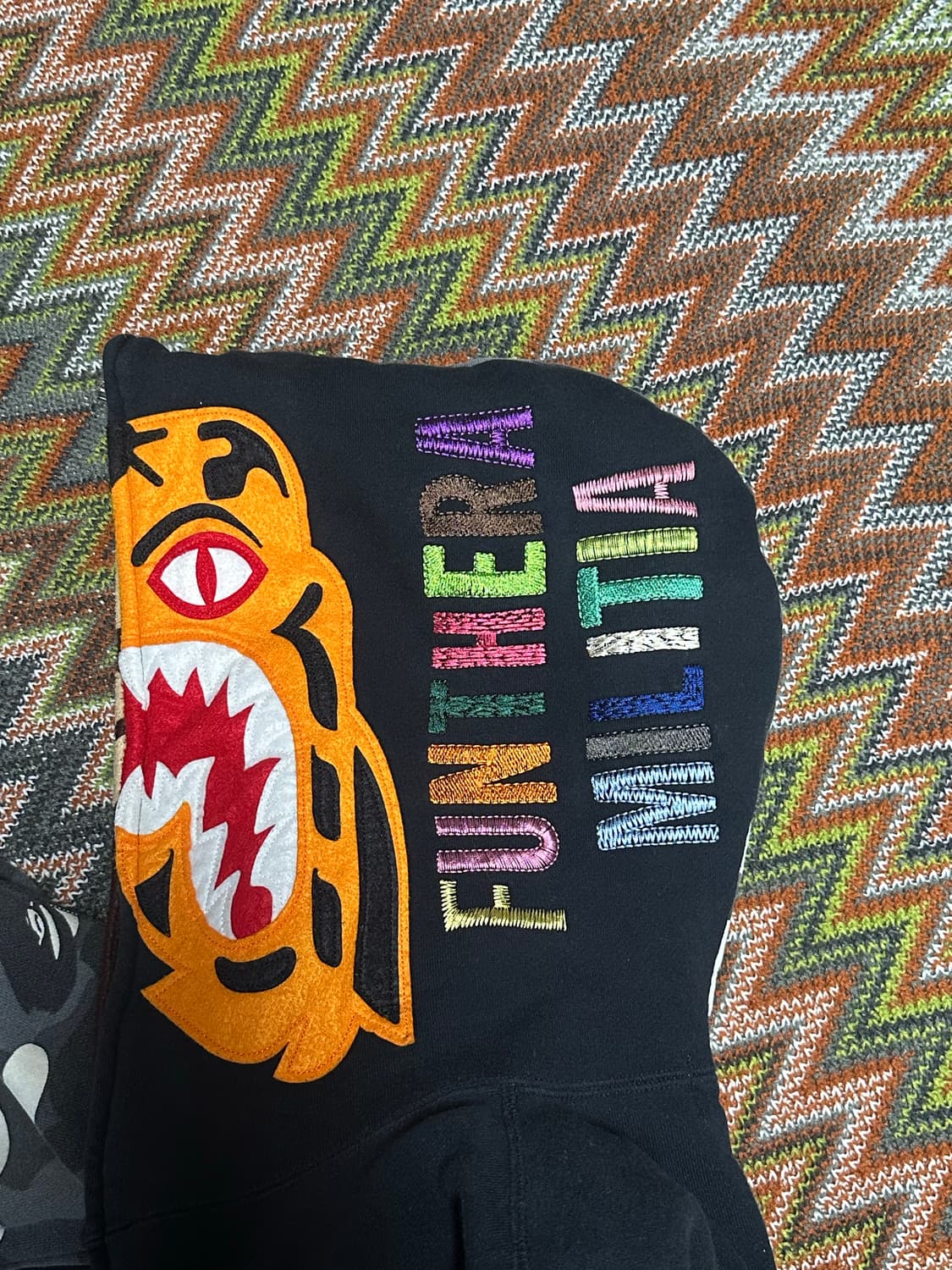 베이프 시티카모 사루 타이거 후드집업 상품이미지2