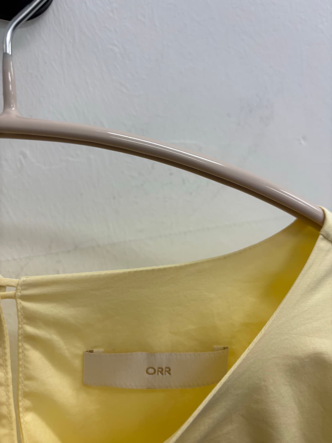 오르(ORR) 셔링 볼륨 퍼프 슬리브 블라우스 옐로우 상품이미지3