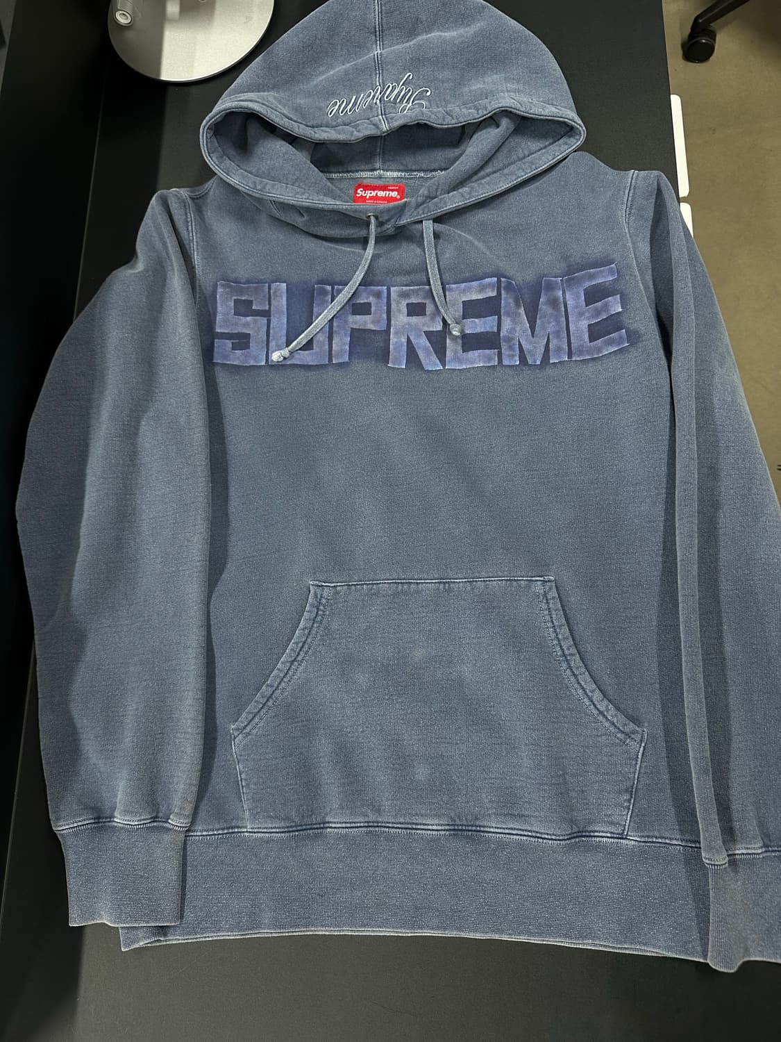 슈프림 엠보스드 아치 로고 후드 네이비 상품이미지5