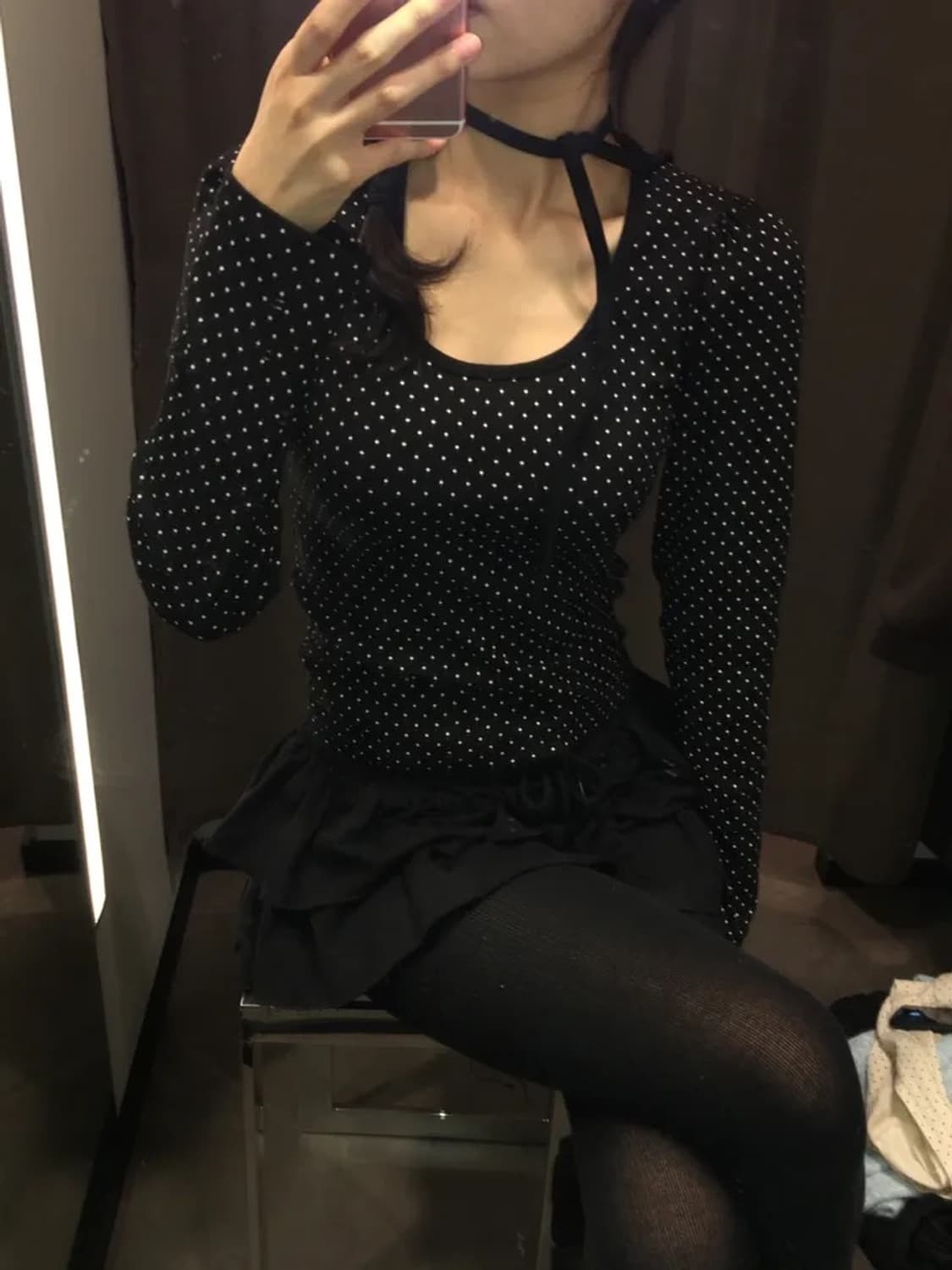 블랙 도트 퍼프 긴팔티 상품이미지1