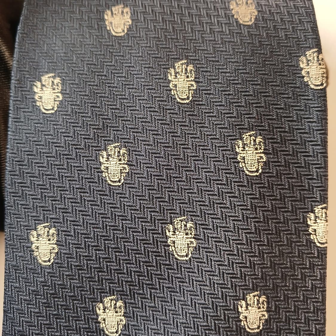 아쿠아스큐텀 실크 크레스트 자수 넥타이 9.6cm A+등급 A19415
 상품이미지7