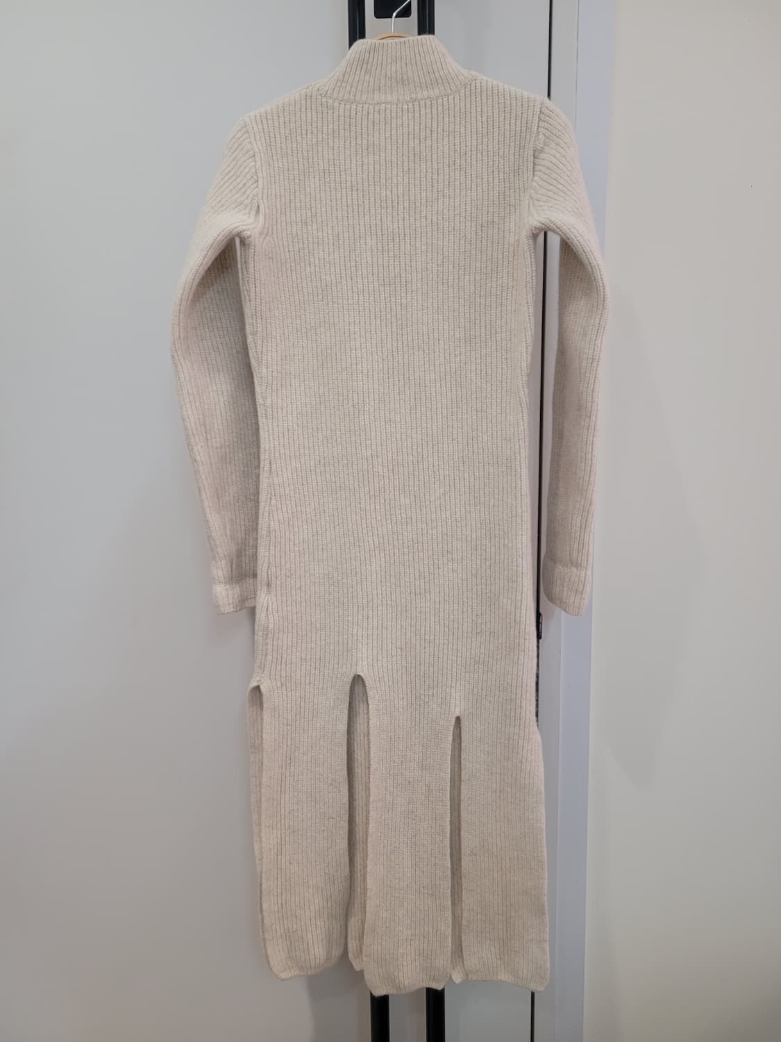 블랙푸시아 아이보리 니트 원피스 트임 디테일 44~55 상품이미지6