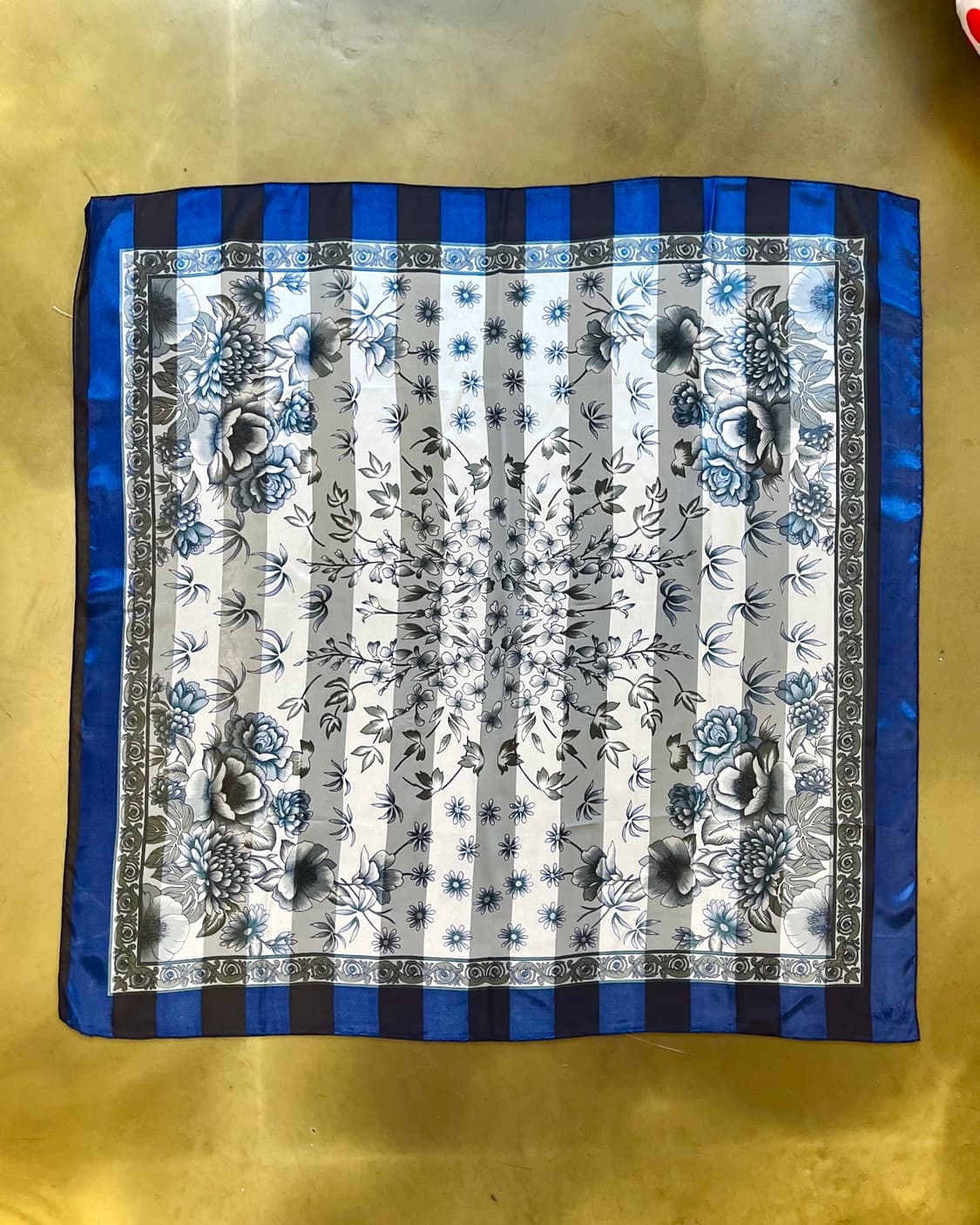 Japanese Vintage Floral Silk Big Scarf 상품이미지4