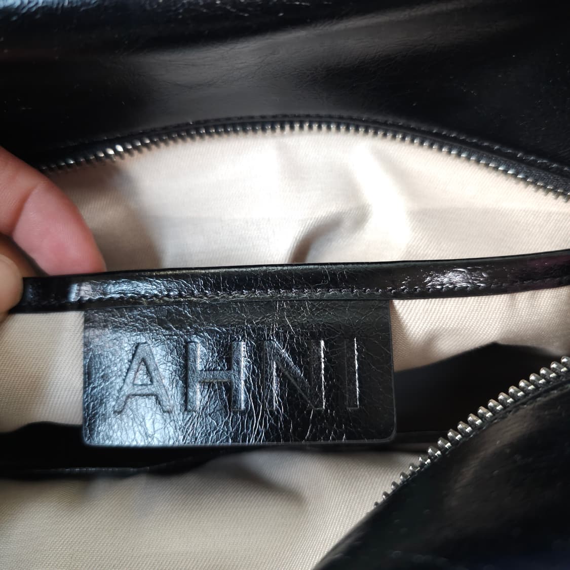 아니 AHNI 미드나잇 보스턴 백 상품이미지4