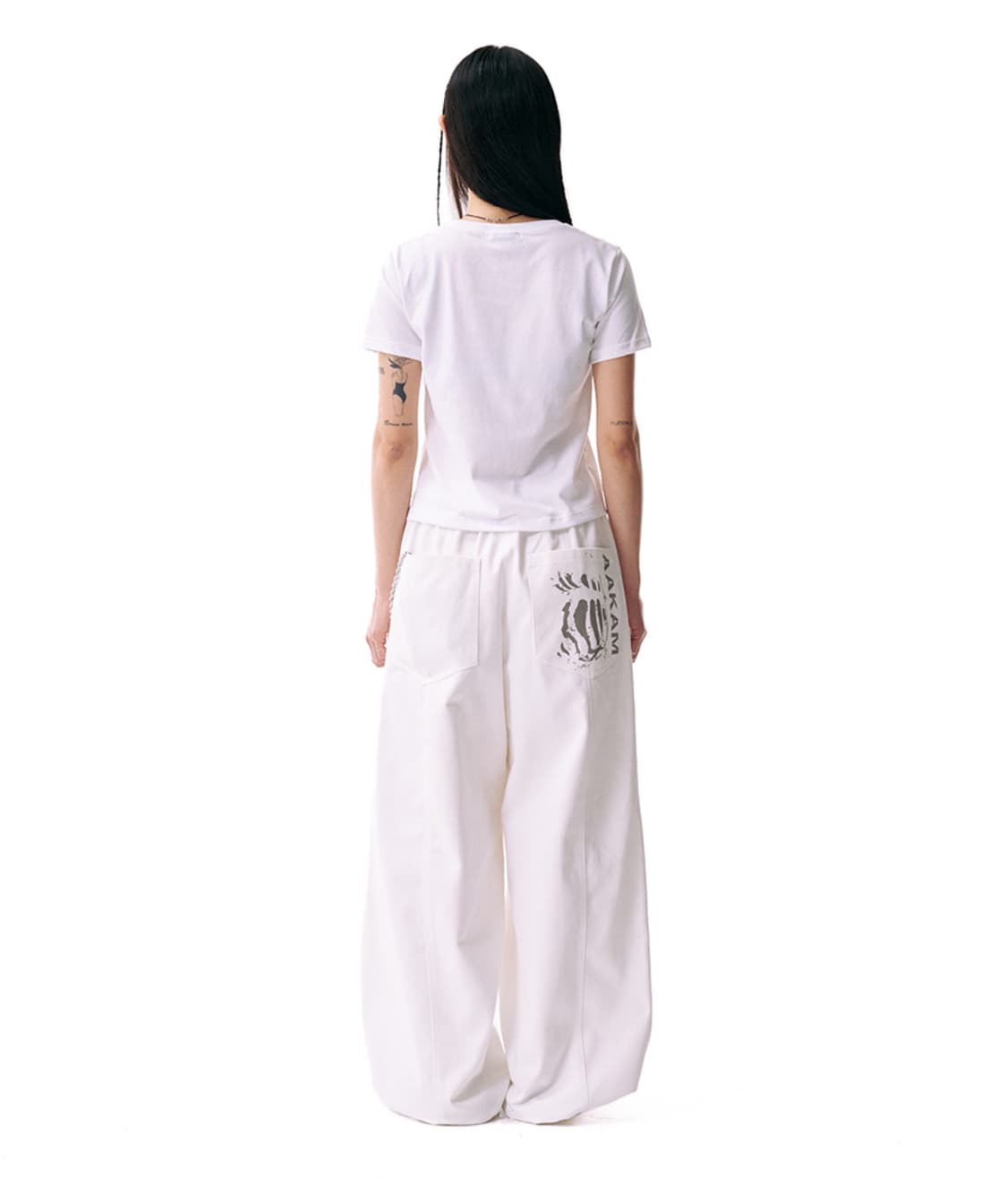 아캄 Knee Pin-tuck Printed Denim Pants 화이트 상품이미지1