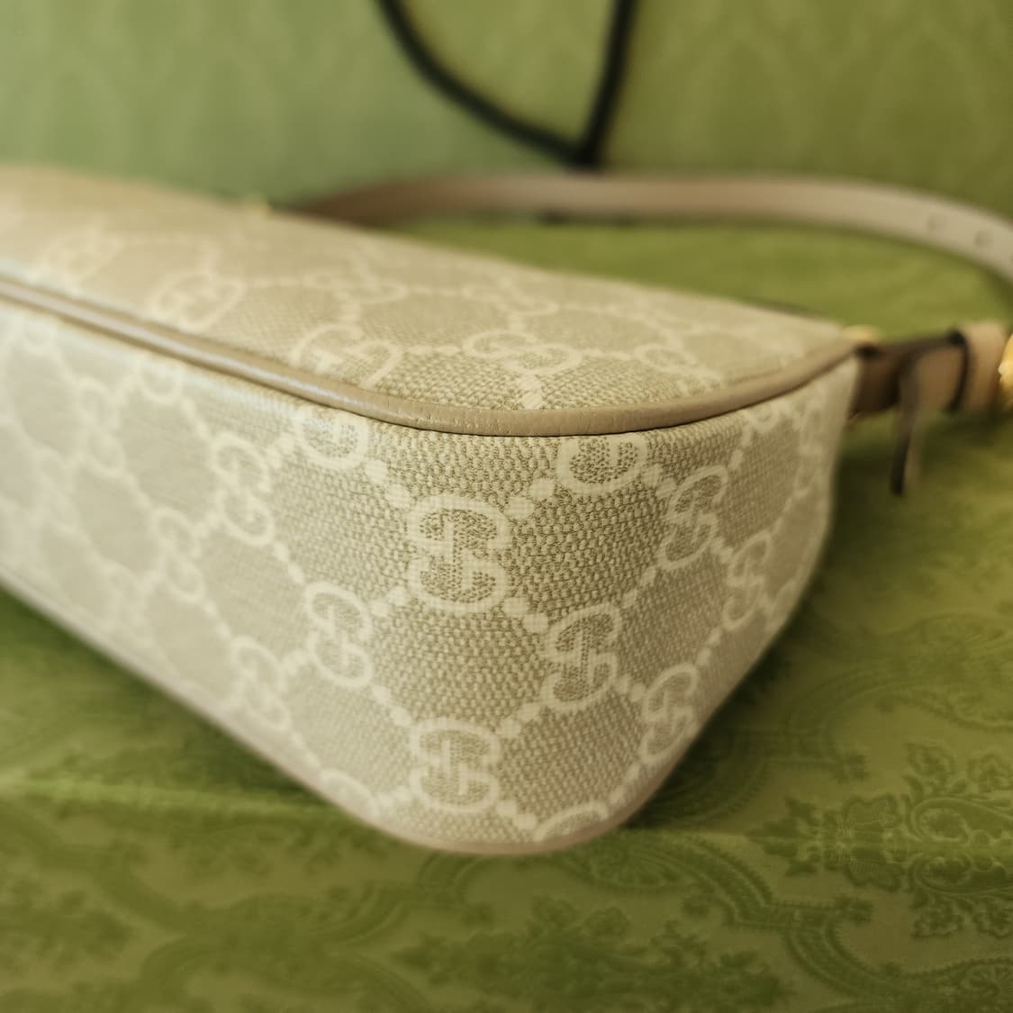 전시품급 구찌 GG 수프림 오피디아 숄더백 스몰 베이지 상품이미지5