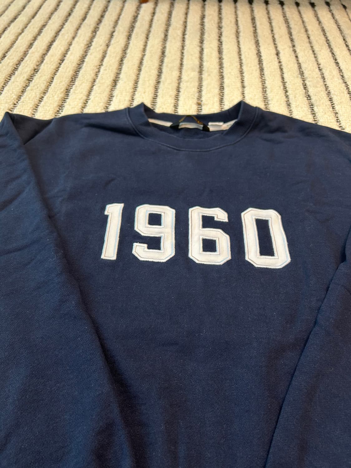 유니폼브릿지 1960 빅로고 네이비 맨투맨 상품이미지2