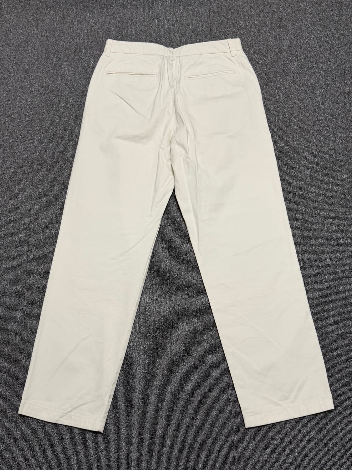 무탠다드 투 턱 와이드 치노 팬츠 크림 상품이미지3